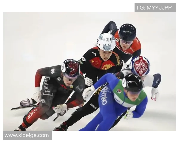 中国选手包揽短道速滑世界杯前三 场馆内掌声雷动气氛热烈